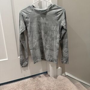 Cute athleisure camo athleta long sleeve shirt
